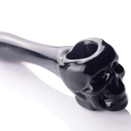 black skull pipe